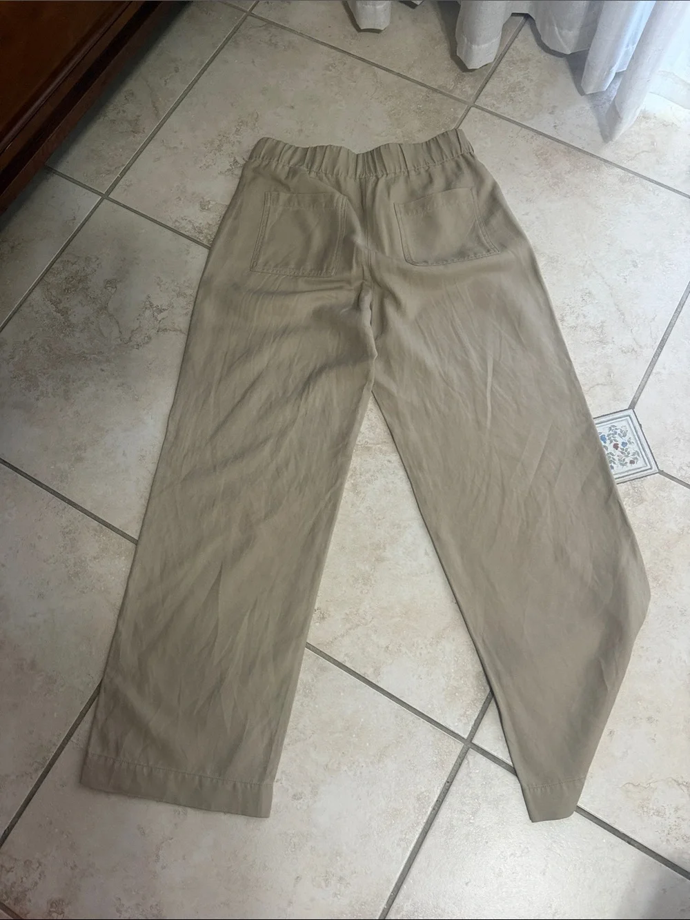 Banana Republic Women’s Pants in Light Brown - Picture 6 of 8